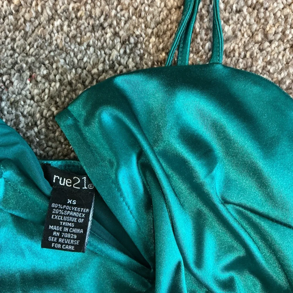 🩷Rue21 Emerald Satin Spaghetti Strap Dress - Picture 2 of 4